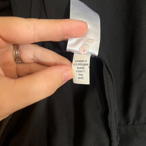 Banana Republic Factory Long Sleeve Cropped Open-Back Blouse - Picture 14 of 15